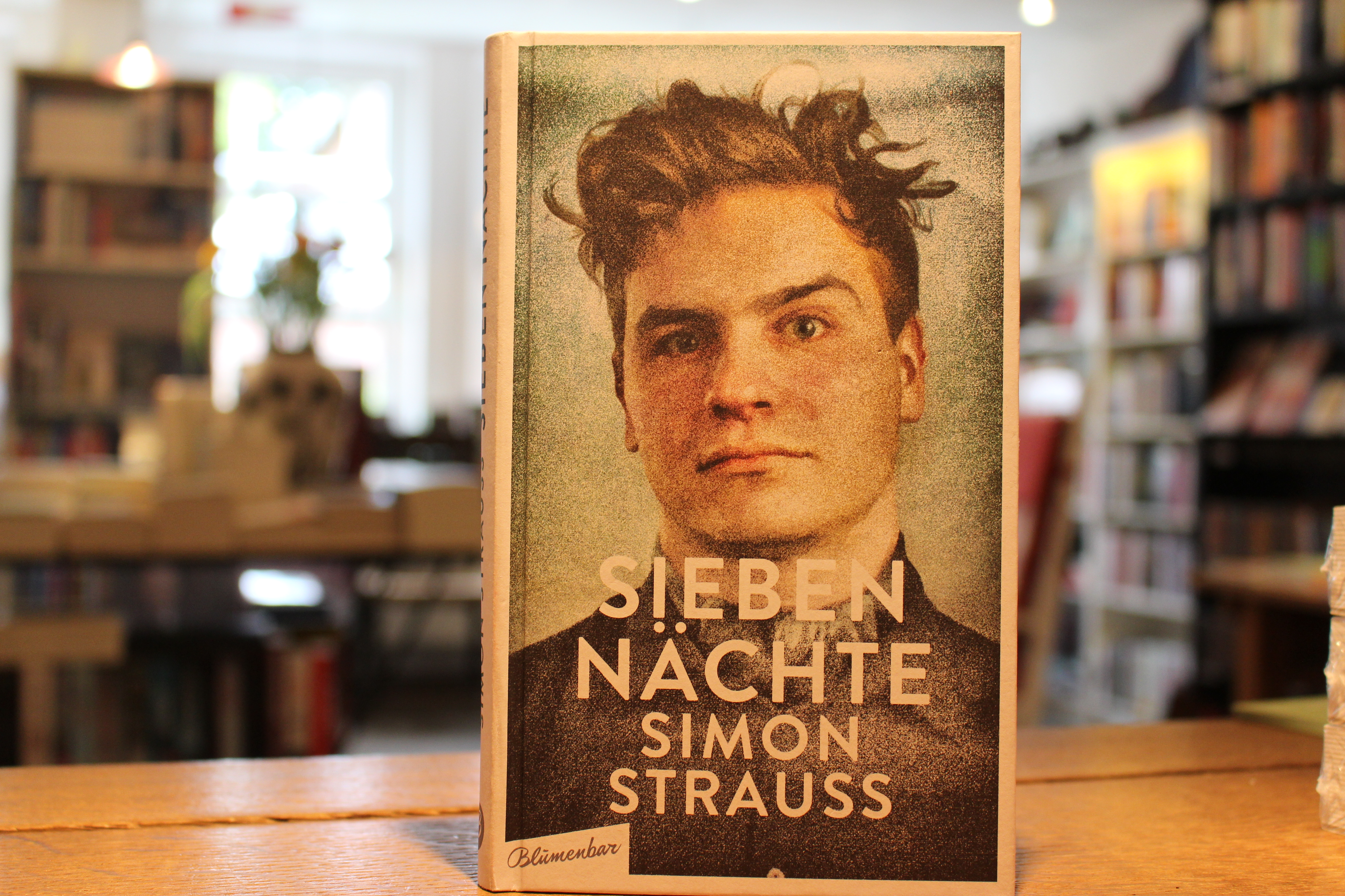Simon Strauss Sieben Nächte Blumenbar Aufbau